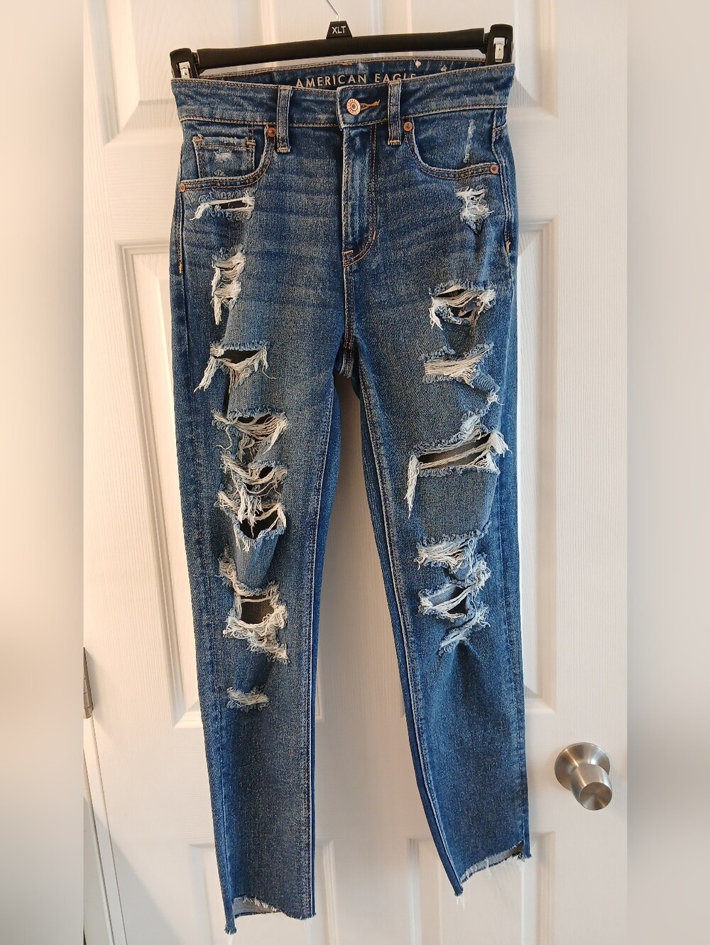 American Eagle Mom Jeans – Size 0 Regular – Medium Wash -  Heavily Distressed